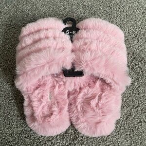 3/$45 Ardene Fluffy Slippers